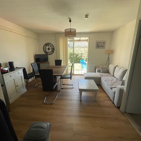 Maison Plain Pied Avec Climatisation Dans Une Residence Privee Avec Piscine Saint-Saturnin-lès-Avignon エクステリア 写真