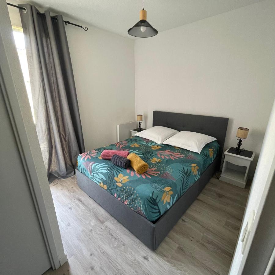 Maison Plain Pied Avec Climatisation Dans Une Residence Privee Avec Piscine Saint-Saturnin-lès-Avignon エクステリア 写真