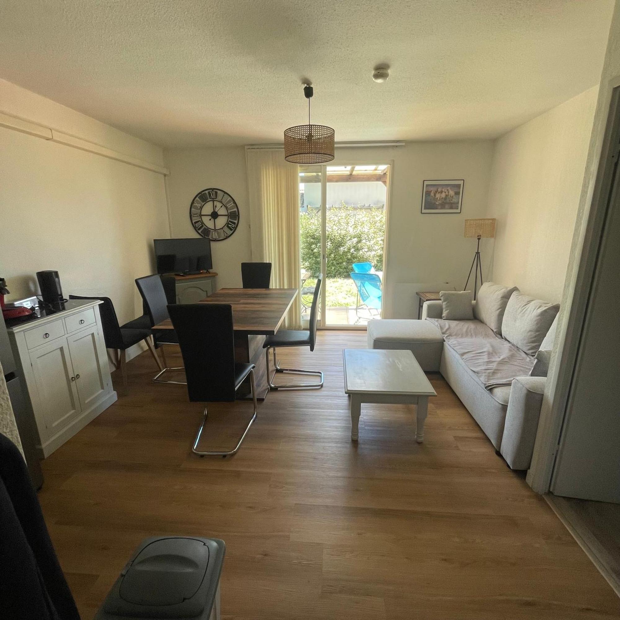 Maison Plain Pied Avec Climatisation Dans Une Residence Privee Avec Piscine Saint-Saturnin-lès-Avignon エクステリア 写真